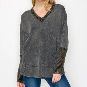 NEW LADIES SIZE S J.HER CHARCOAL MINERAL WASH V-NECK LONG SLEEVE HI LOW HEM TOP